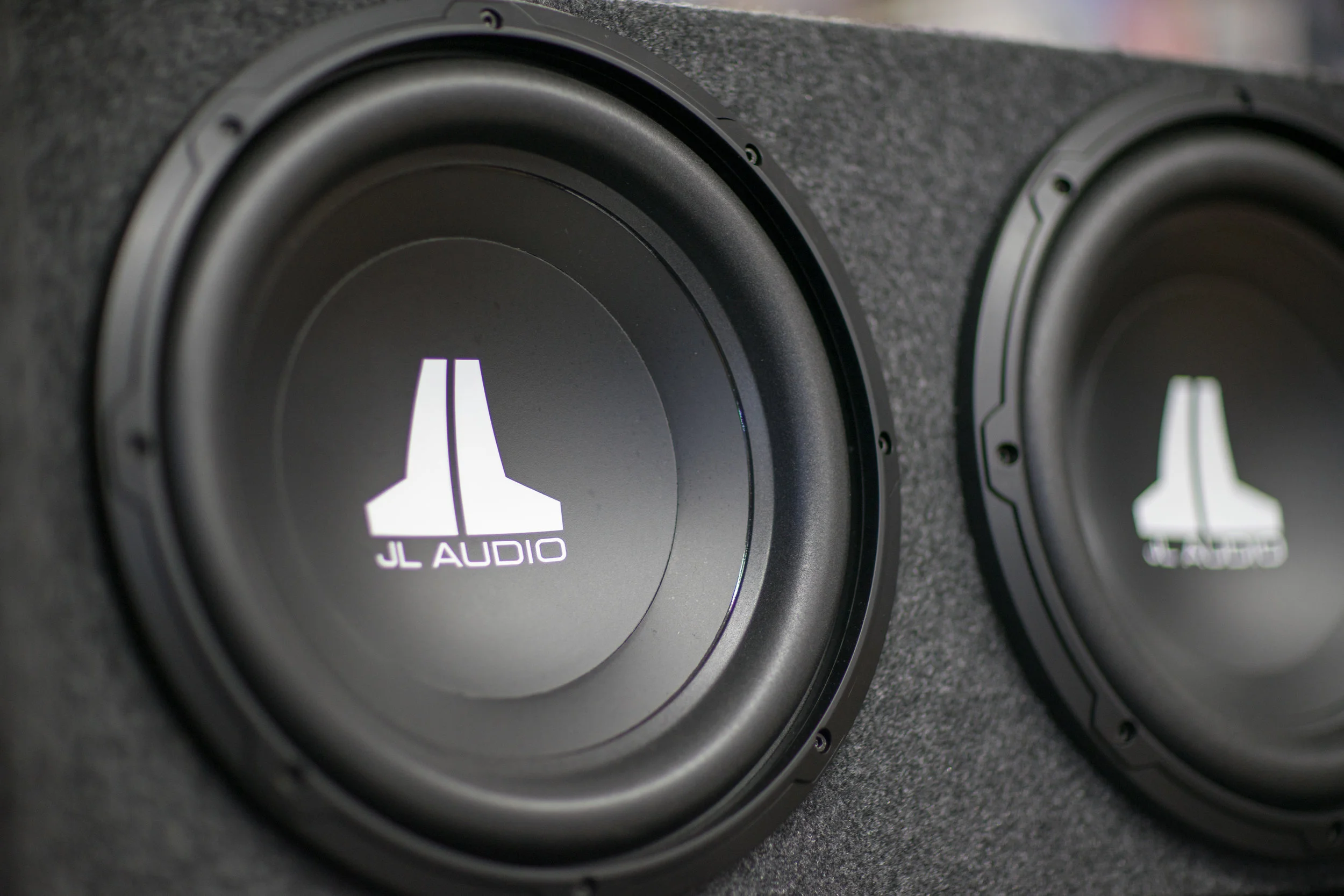 Jl hot sale car subwoofer